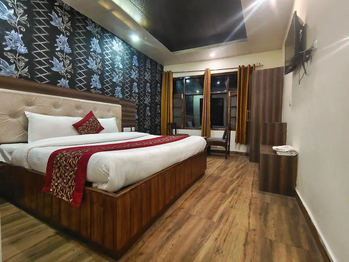 ** Hotel Mountain Zest-Simla Royale Near Mall Road-Free Pickup From Railway Station Simla India